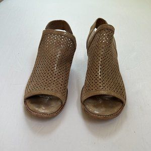 Sofft Sandals Brown Gold Leather Open Toe Sling Back Block Heel Size 8